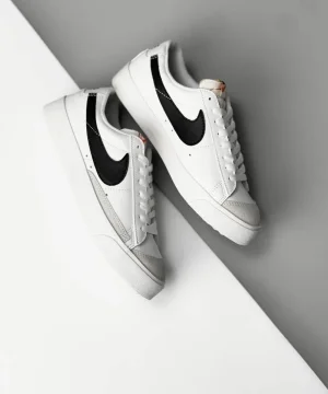 Nike Blazer - ابيض صح اسود