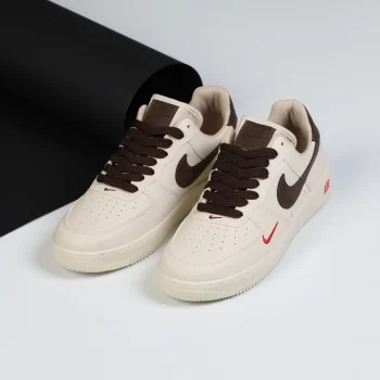 Nike Air Force - بيج صح بني دمج احمر