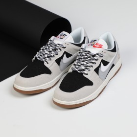 NIKE DUNK LOW SE ULAD