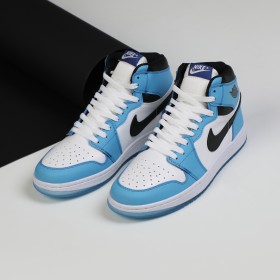 NIKE AIR JORDAN 1