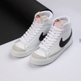 NIKE BLAZER MID'77