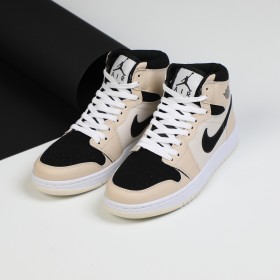 NIKE AIR JORDAN 1