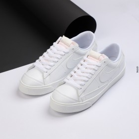 NIKE Blazer