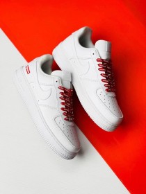 Nike air force 1 low SUPREME - رباط احمر