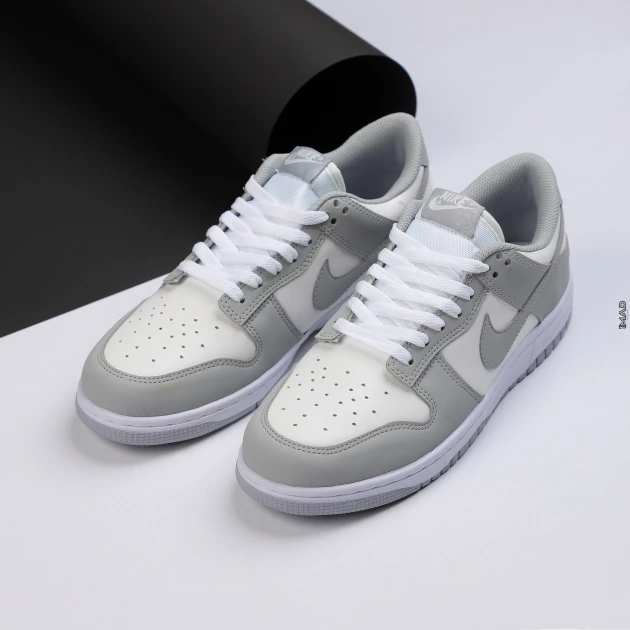 NIKE SB DUNK LOW