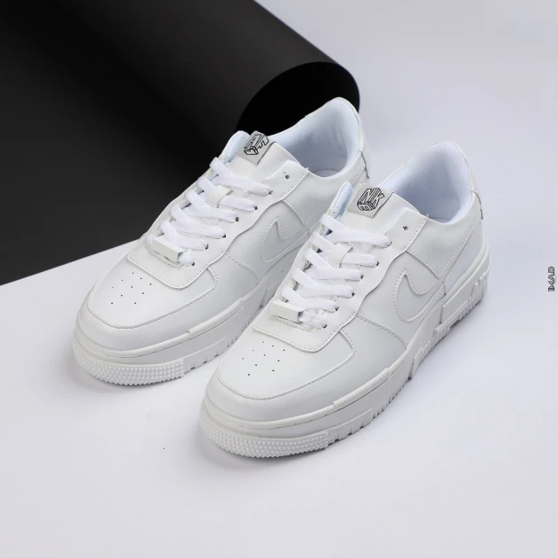 NIKE AIR FORCE 1 PIXEL