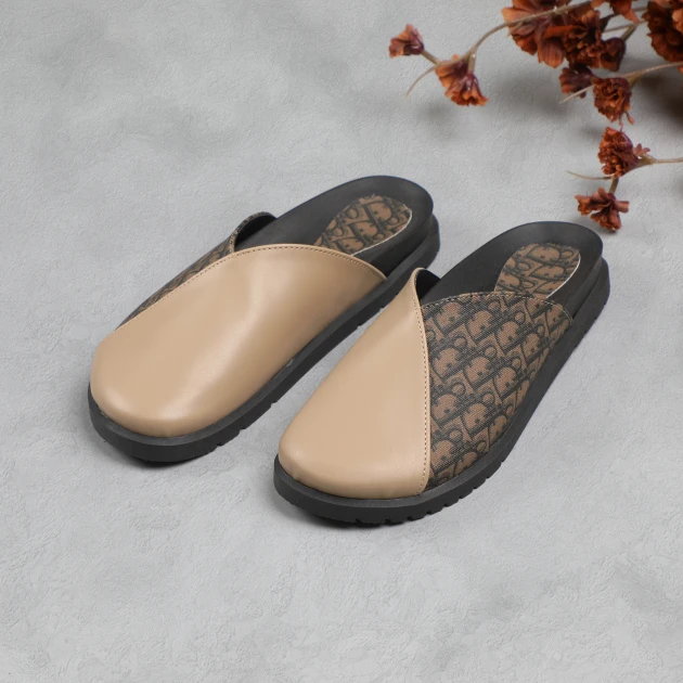 بابوج طبي Dior